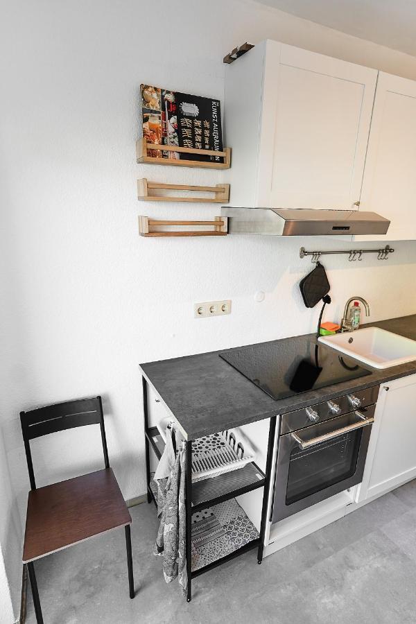 N2 Centrally Located 3-Room Apartment With Balcony Or Individual Rooms Karlsruhe Exteriör bild