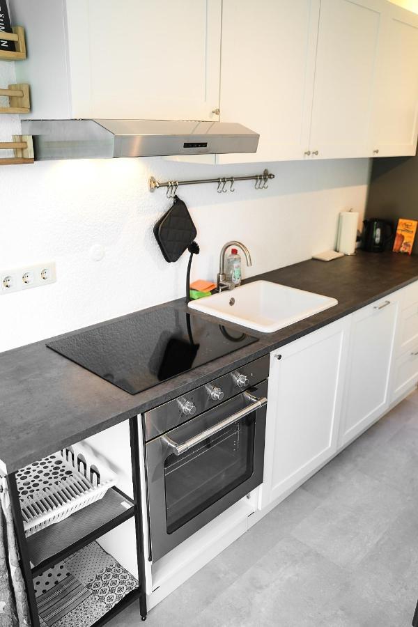 N2 Centrally Located 3-Room Apartment With Balcony Or Individual Rooms Karlsruhe Exteriör bild